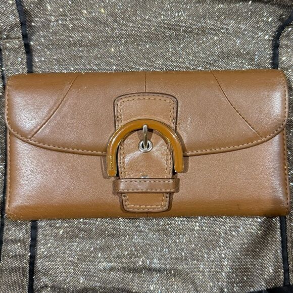 Coach Elegant Brown Leather Clutch - Picture 1 of 7